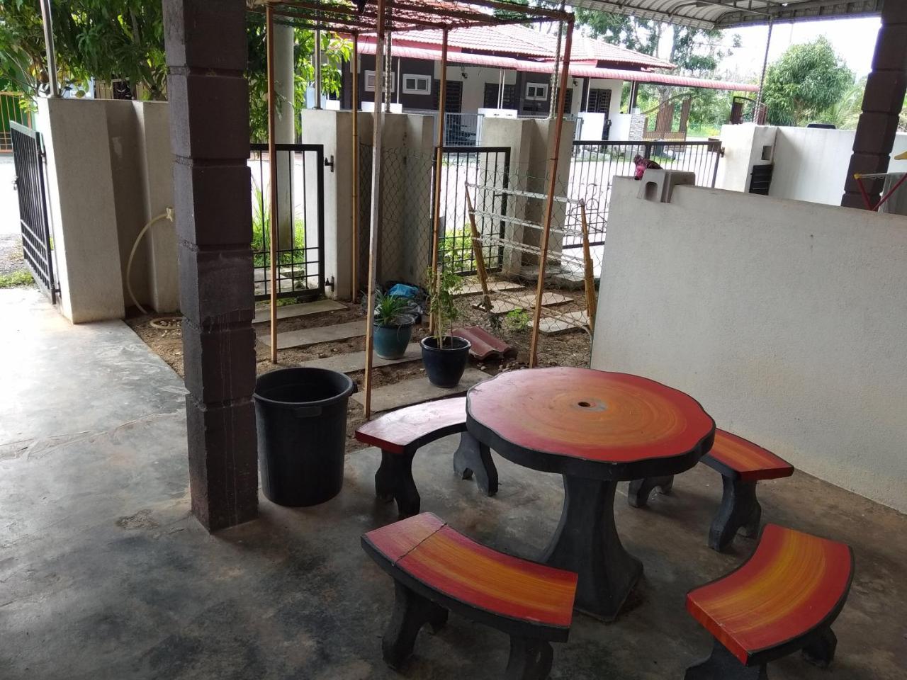 Homestay Amsyarah เซริอิสกันดาร์ ภายนอก รูปภาพ